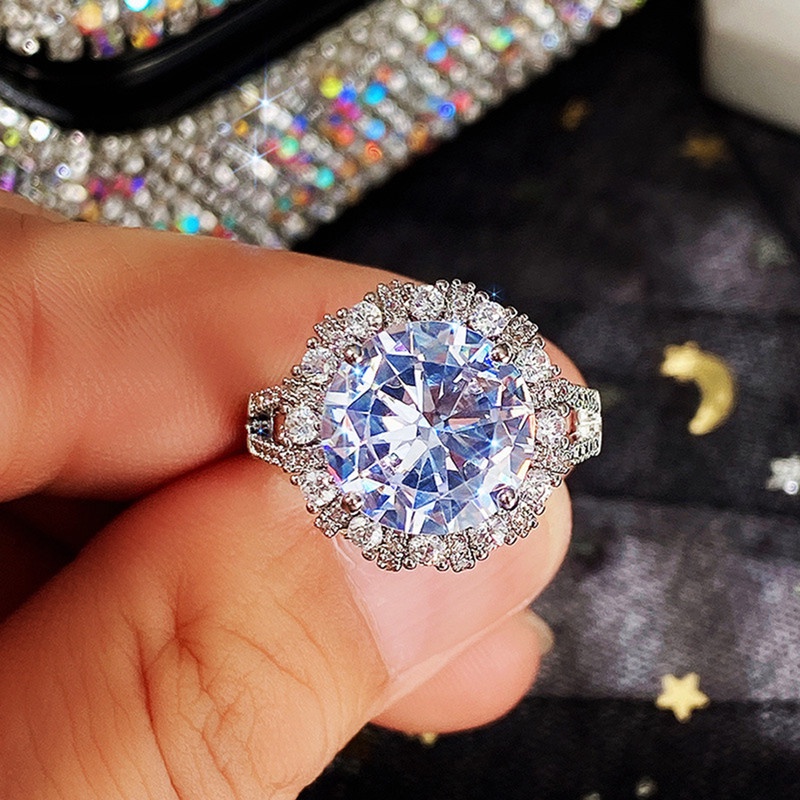 Nhẫn Đính Hôn Đính Đá Zircon Hình Tròn Lớn