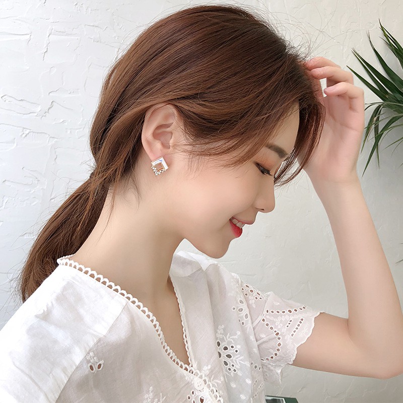 [GIÁ MỞ BÁN - SALE 1 NGÀY] Bông tai đính đá hình thoi| Khuyên tai đẹp| Phong cách Hàn Quốc - Wink Accessories L1AS05