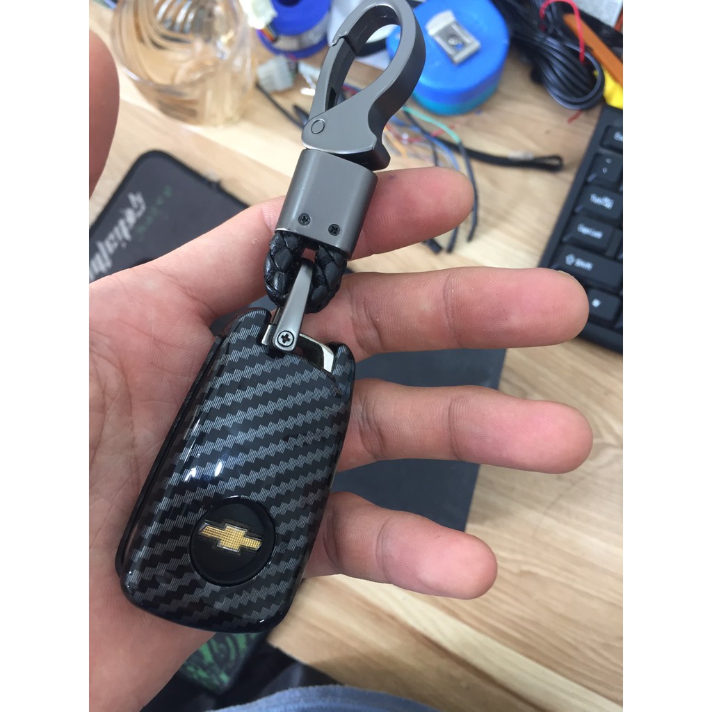 Ốp Chìa Khóa Carbon Xe Cruze, Spark bản chìa gập kèm móc khóa MCB