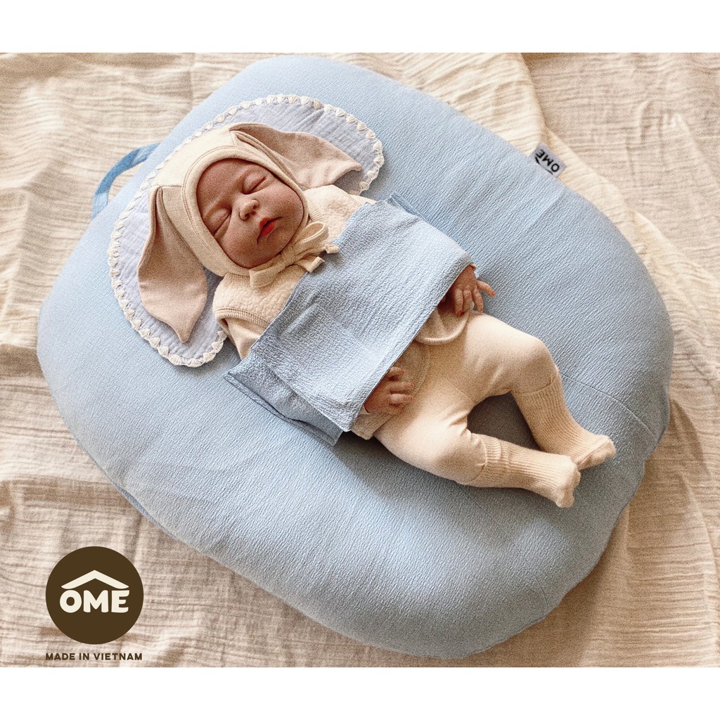 Gối Chống Trào Ngược Cho Bé Ome Kèm Đai Chống Giật Mình Giúp Bé Ngủ Ngon Hơn