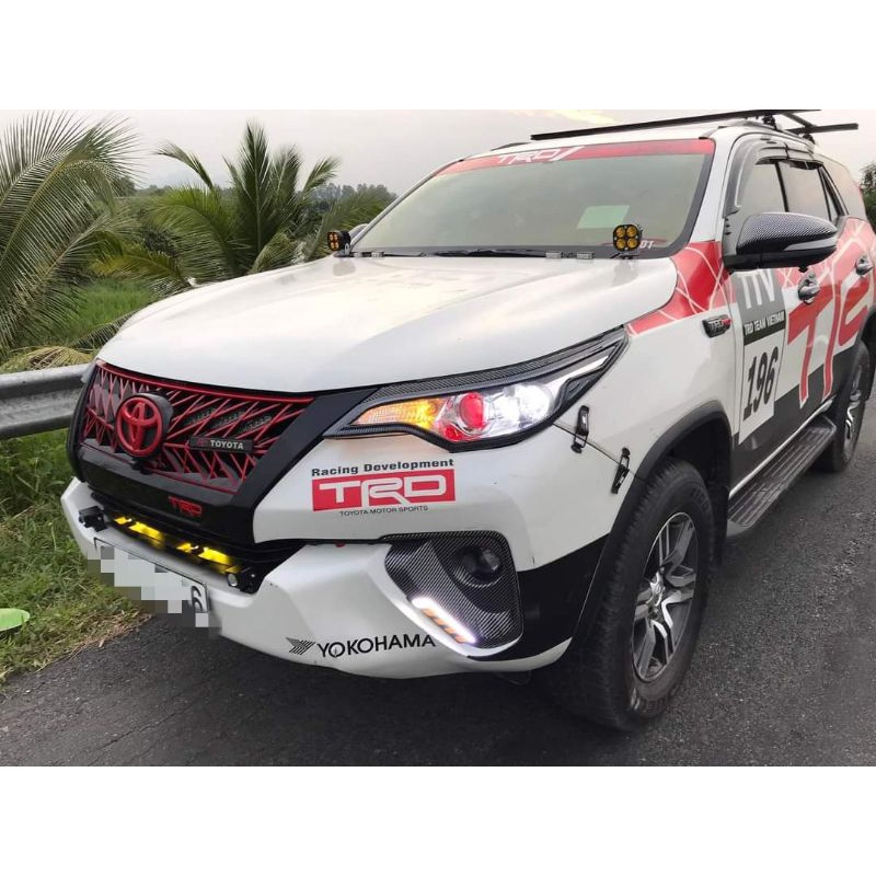 Ốp viền đèn gầm Fortuner 2017-2020