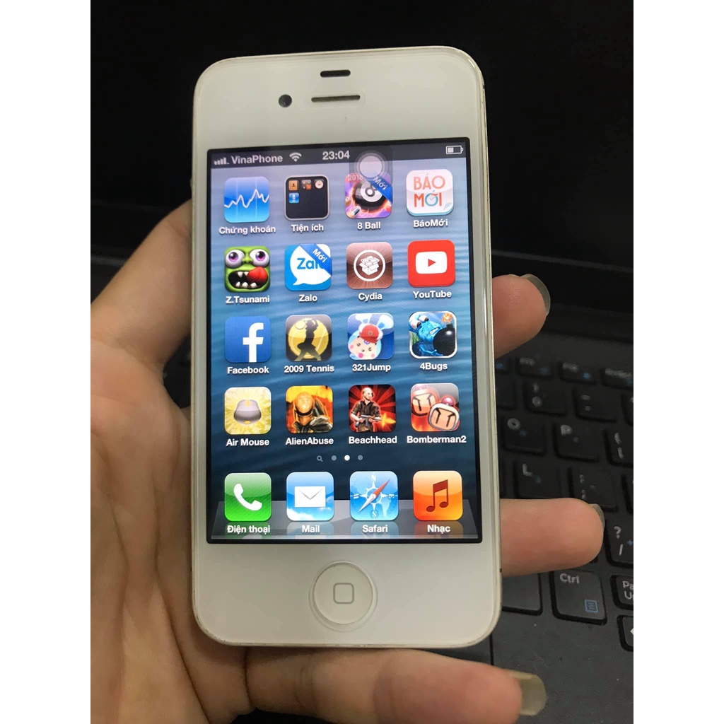 [Mã 2611DIENTU500K hoàn 7% đơn 300K] Điện thoai ip 4s chạy ios 6 , quốc tế ( tặng cáp và dán sẵn cương lực ) | BigBuy360 - bigbuy360.vn