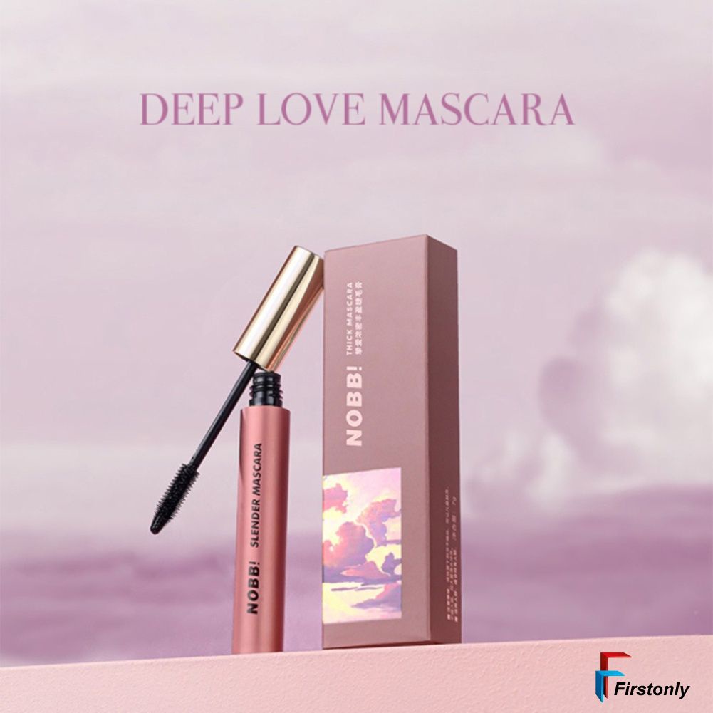 Mascara màu đen chống thấm nước và mồ hôi lâu trôi dễ lên màu
