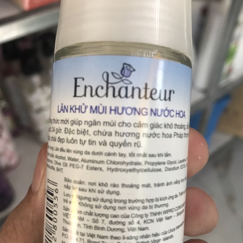 Lăn khử mùi hương nước hoa Enchanteur Deluxe Magic 50ml