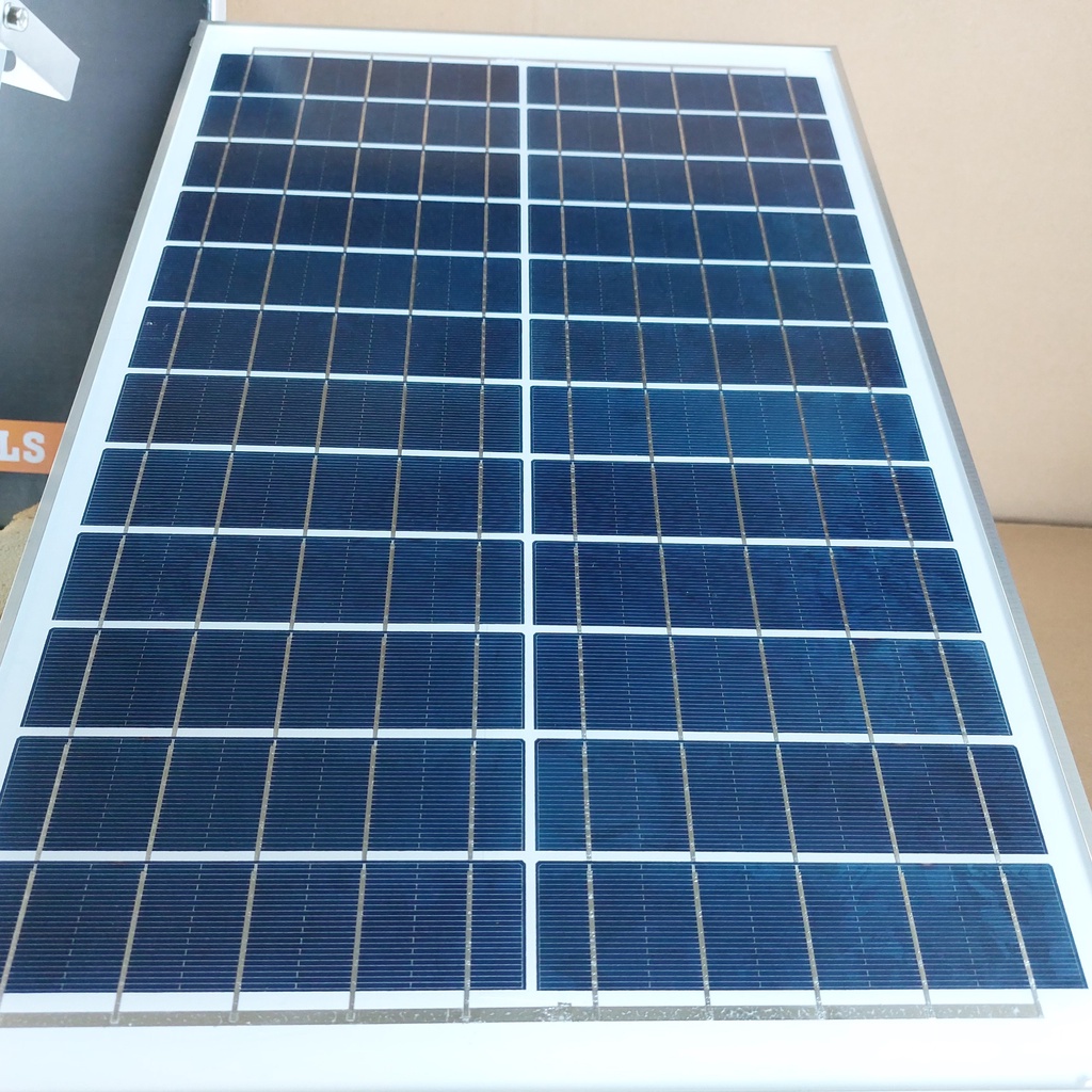 Đèn năng lượng mặt trời hãng ZL, đèn pha vỏ nhôm ZL-E22 200W có báo pin