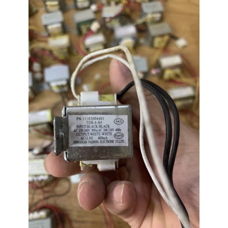 Nguồn 9-12V nuôi mạch time