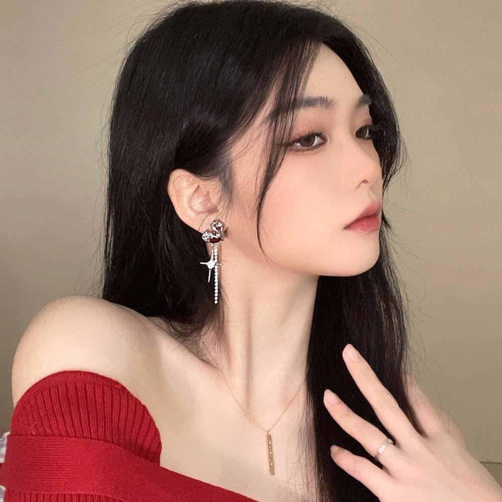 QQMALL Khuyên Tai Chuỗi Hình Thánh Giá Đính Đá Đỏ