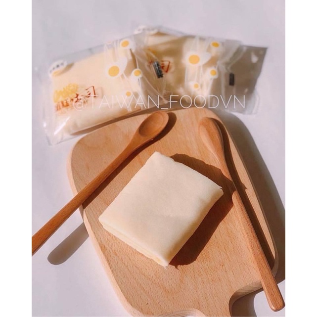 Bông Lan cuộn kèm trứng muối, Kem sữa ( 5 cái)