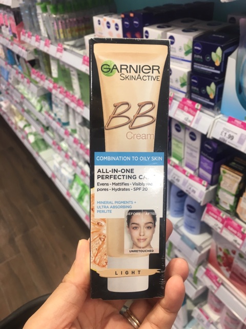Kem trang điểm Garnier Skin Active BB Cream Long Lasting 12hr (Light) (BILL UK) SPF20 cho da dầu và da hỗn hợp màu sáng | BigBuy360 - bigbuy360.vn