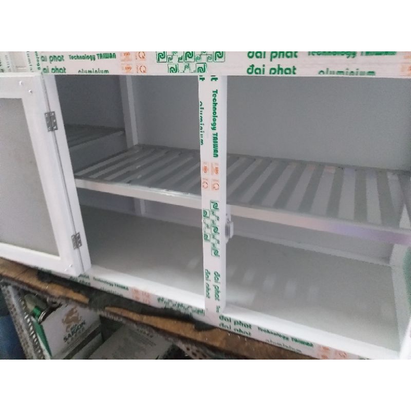 tủ treo bếp nhôm kính, khung nhôm hộp loại cao cấp.