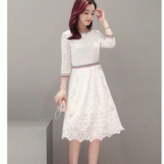 Đầm  ren Midi  viền  thổ  cẩm