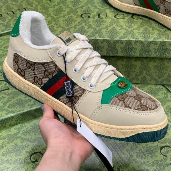 Giày thể thao đế bằng trắng xọc xanh viền đỏ