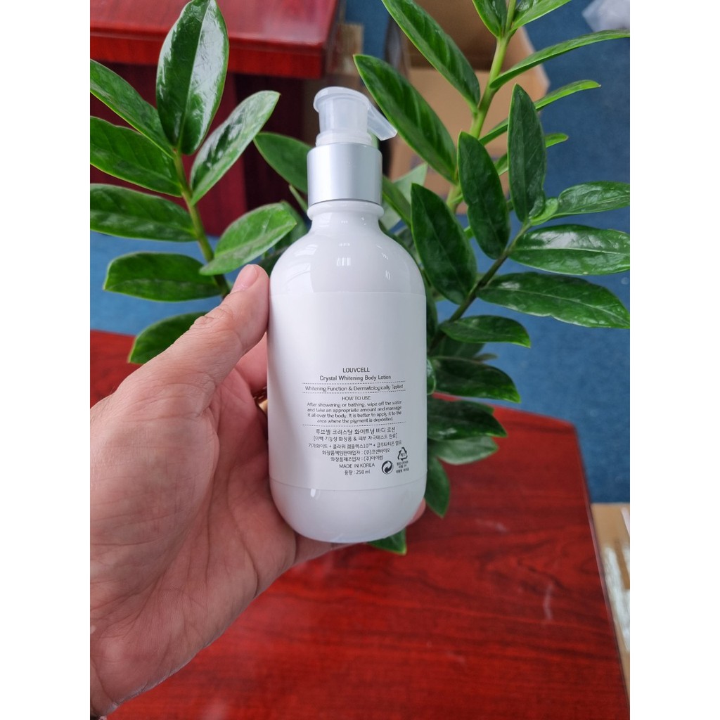 Sữa dưỡng thể Trắng da LOUV CELL - Chai 250ml | BigBuy360 - bigbuy360.vn