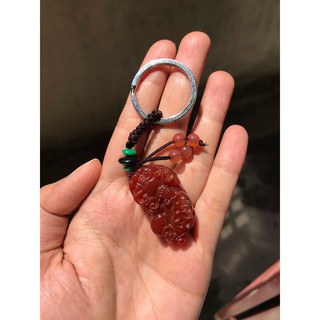 Móc Khóa Tỳ Hưu Chalcedony đỏ May Mắn