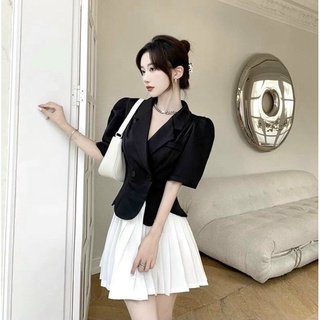 Set áo cổ vest tà xẻ + chân váy xếp ly