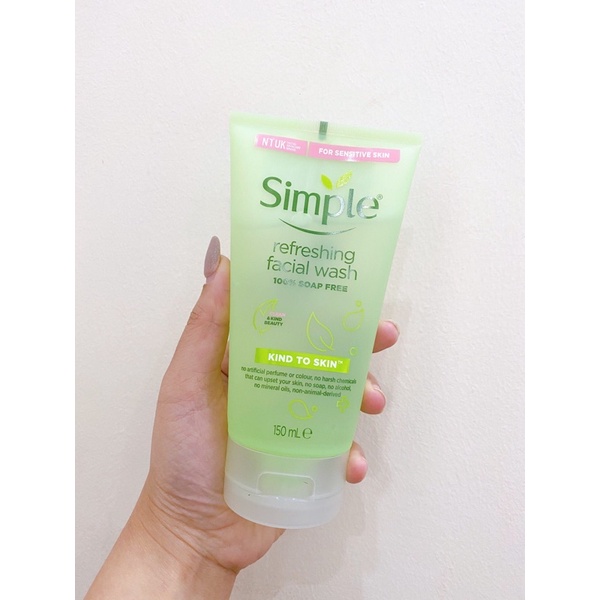 Sữa Rửa Mặt Simple Kind To Skin Refreshing