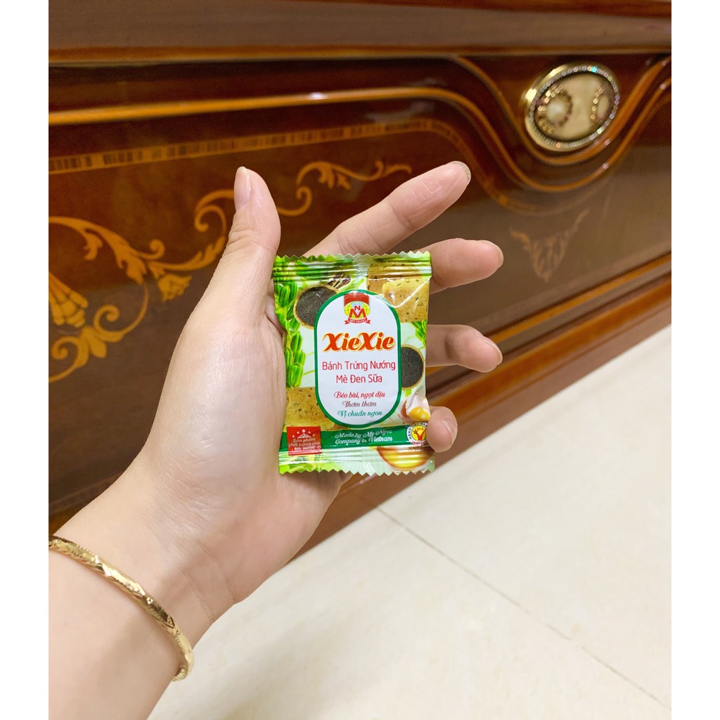 XieXie _ 80g Bánh trứng nướng MÈ ĐEN sữa tươi - Baked egg cake with Black Sesame 80g | BigBuy360 - bigbuy360.vn
