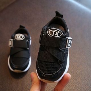 Giày thể thao quai dán TX đen 23