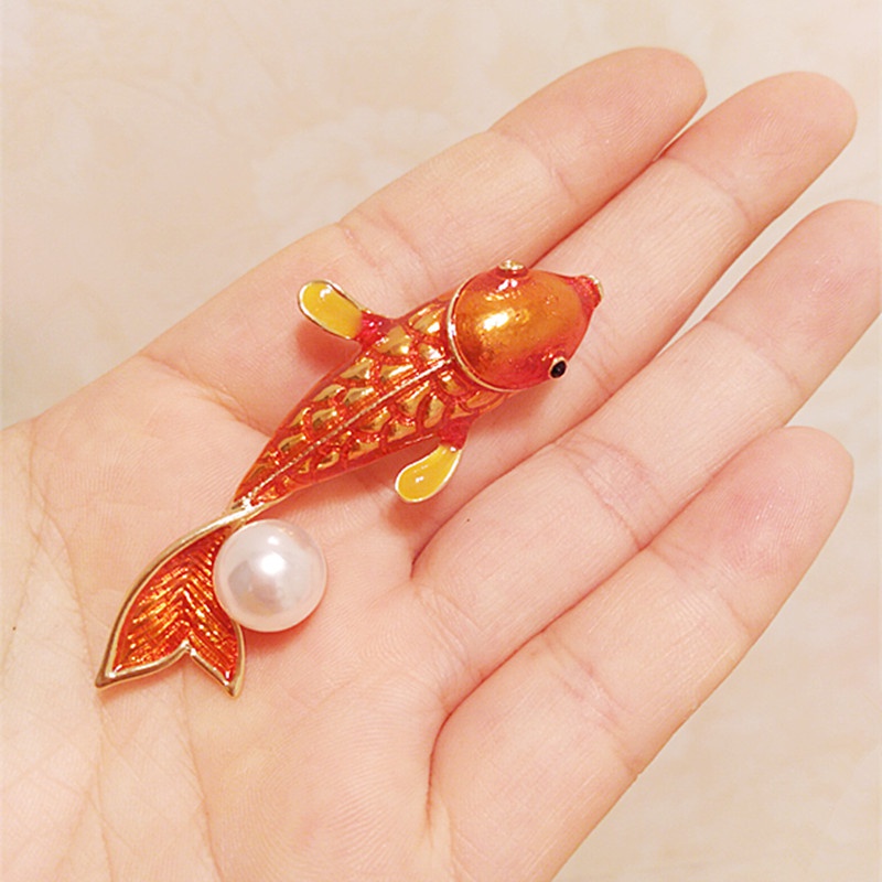 Ghim cài áo hình cá vàng đỏ ngộ nghĩnh