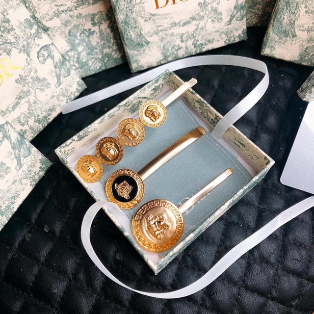 Set kẹp tóc Versace