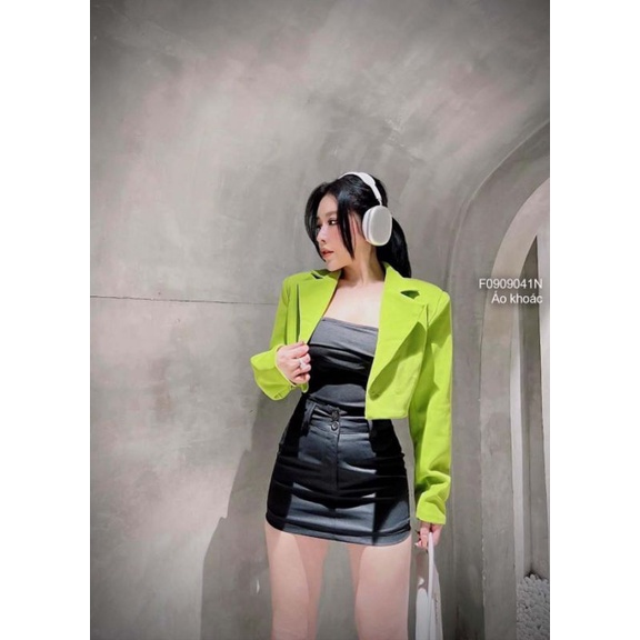 Áo khoác jean tay dài phối chữ có nón 2310