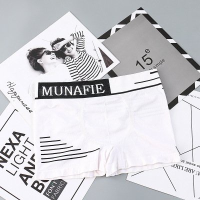 Quần sịp nam, boxer, munafie viền nền, quần lót nam đùi rất thích hợp mặc đi tắm biển khi đi du lich