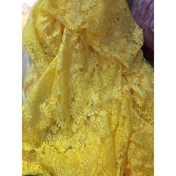 Vải ren sắc vàng