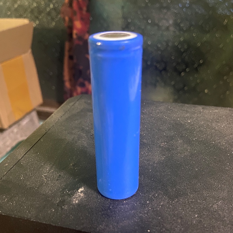 Pin 18650 cũ, dung lượng 2000mAh - 3,7v