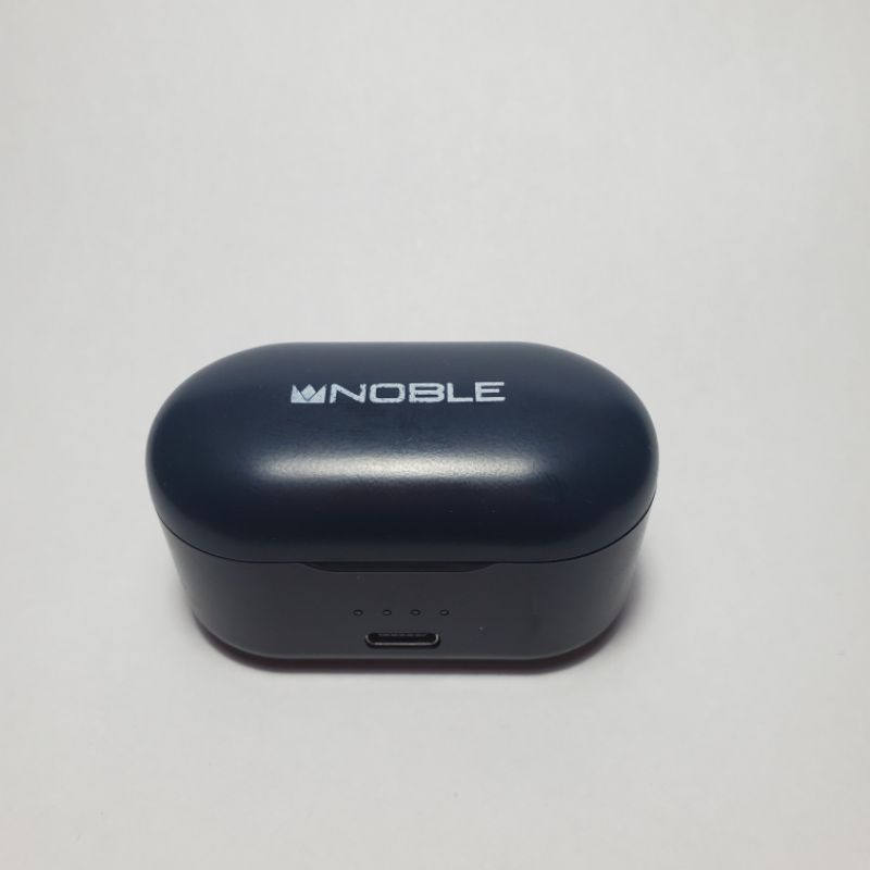 Hộp sạc Noble Fa con