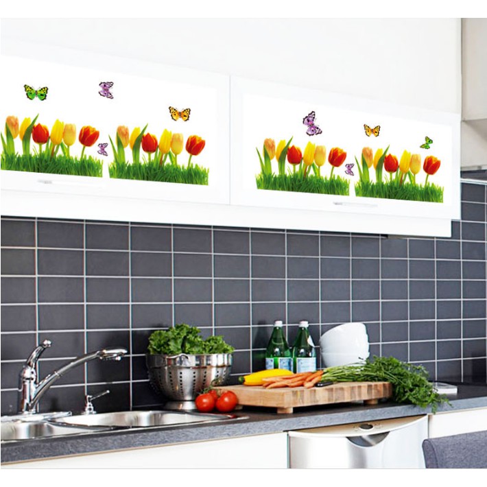 Decal trang trí chân tường Hoa TULIP sắc màu cùng bướm