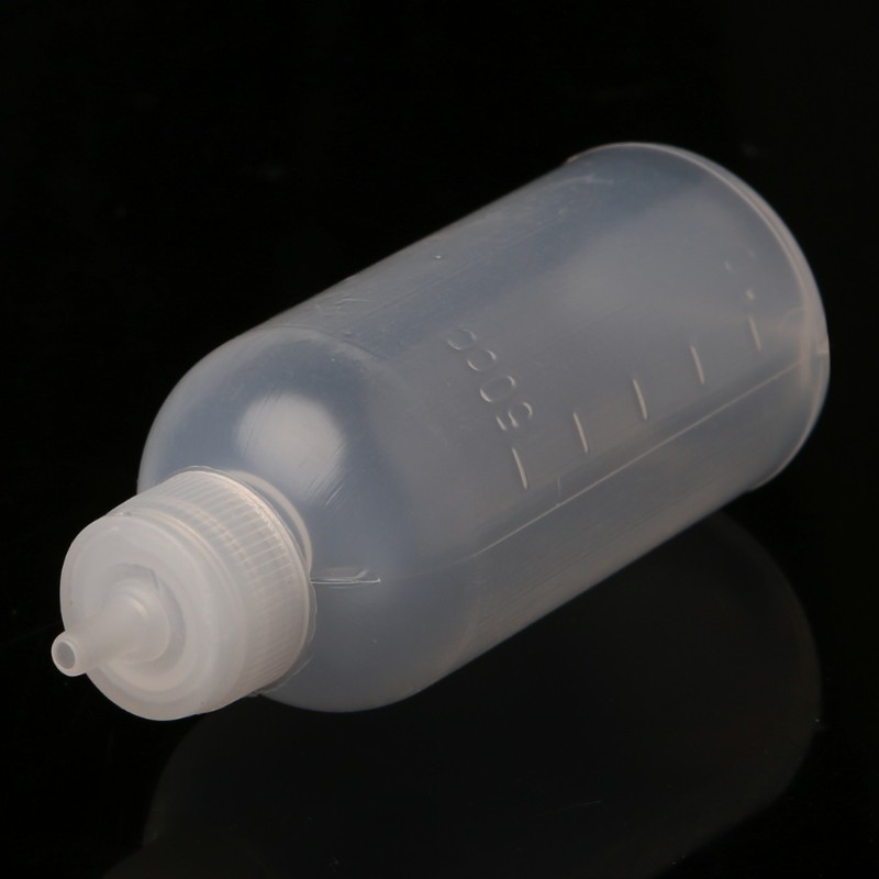 Chai nhựa đựng chất lỏng 50ml cùng với kim tiện dụng