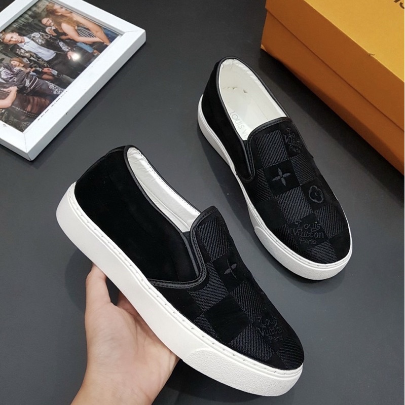 Giày slip on lv có hoạ tiết dập chìm đế trắng, Giầy sục thời trang nam phong cách trẻ trung btshop từ 38 đến 42