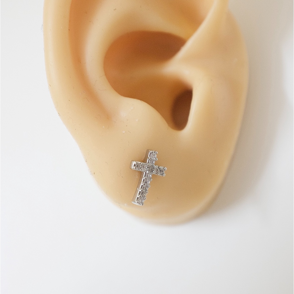 [1 Chiếc] Khuyên Tai Titan Thánh Giá Đính Đá Cong Unisex Màu Bạc Không Gỉ Sét Không Ngứa Bông Tai Nam Julies Box 66