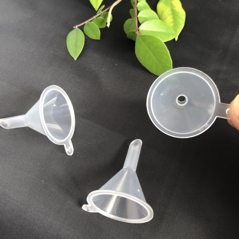 Phễu chiết Mỹ phẩm trong suốt - phểu nhựa mini