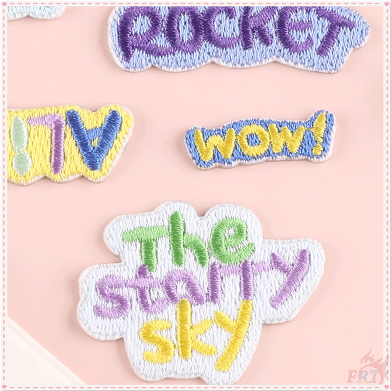 ✿ Sticker Chữ Cái Tiếng Anh Nhiều Màu Sắc Tự Dính ✿ 1 Huy Hiệu Thêu Hình Tên Lửa Cầu Vồng, Galaxy