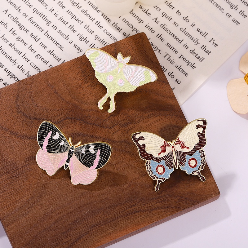 Ghim cài áo QIHE JEWELRY hình bướm tùy chọn màu sắc thời trang cho bạn bè
