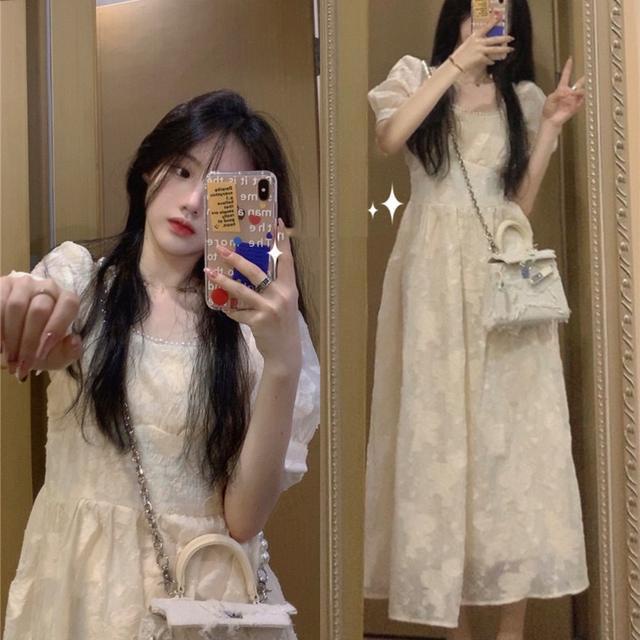 Đầm Trung Bình Dáng Rộng Tay Phồng In Hoa Màu Trắng Thời Trang Mùa Hè Hàng Mới Cho Nữ