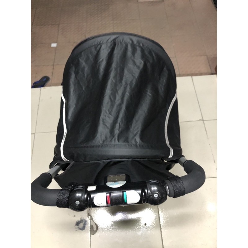 Xe đẩy Combi Gấp Gọn