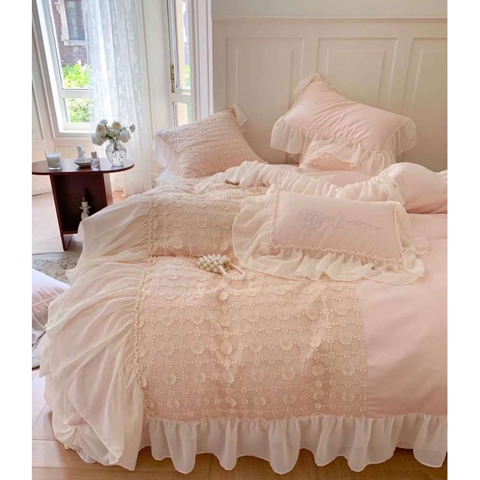 Bộ Chăn Ga Lụa Chanel 100s đính hoa nổi tone hồng bèo dúm điệu đà xinh xắn