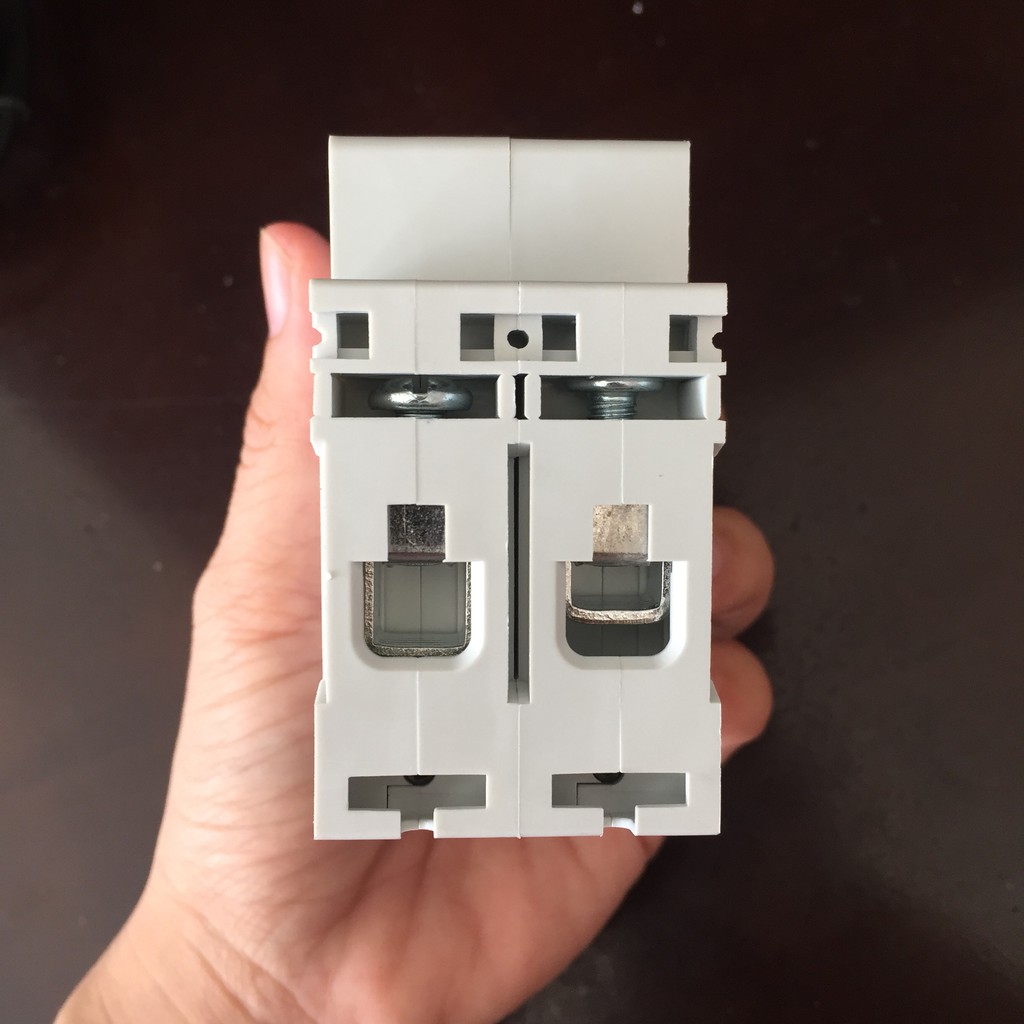 Bộ ngắt mạch CB điện một chiều cầu dao điện DC cho Solar Năng Lượng Mặt Trời GIVASOLAR GEYA GYM9 DC 500V