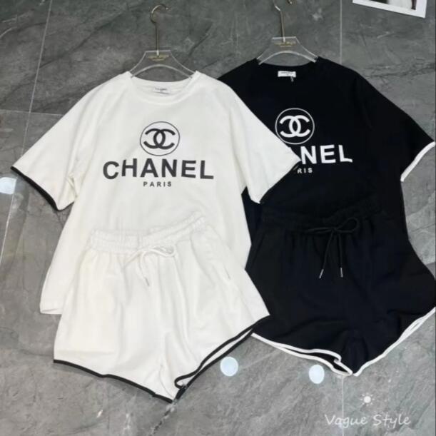 Set Áo Thun Ngắn Tay Và Quần short Họa Tiết Chanel Phong Cách Thể Thao Năng Động Cho Nữ