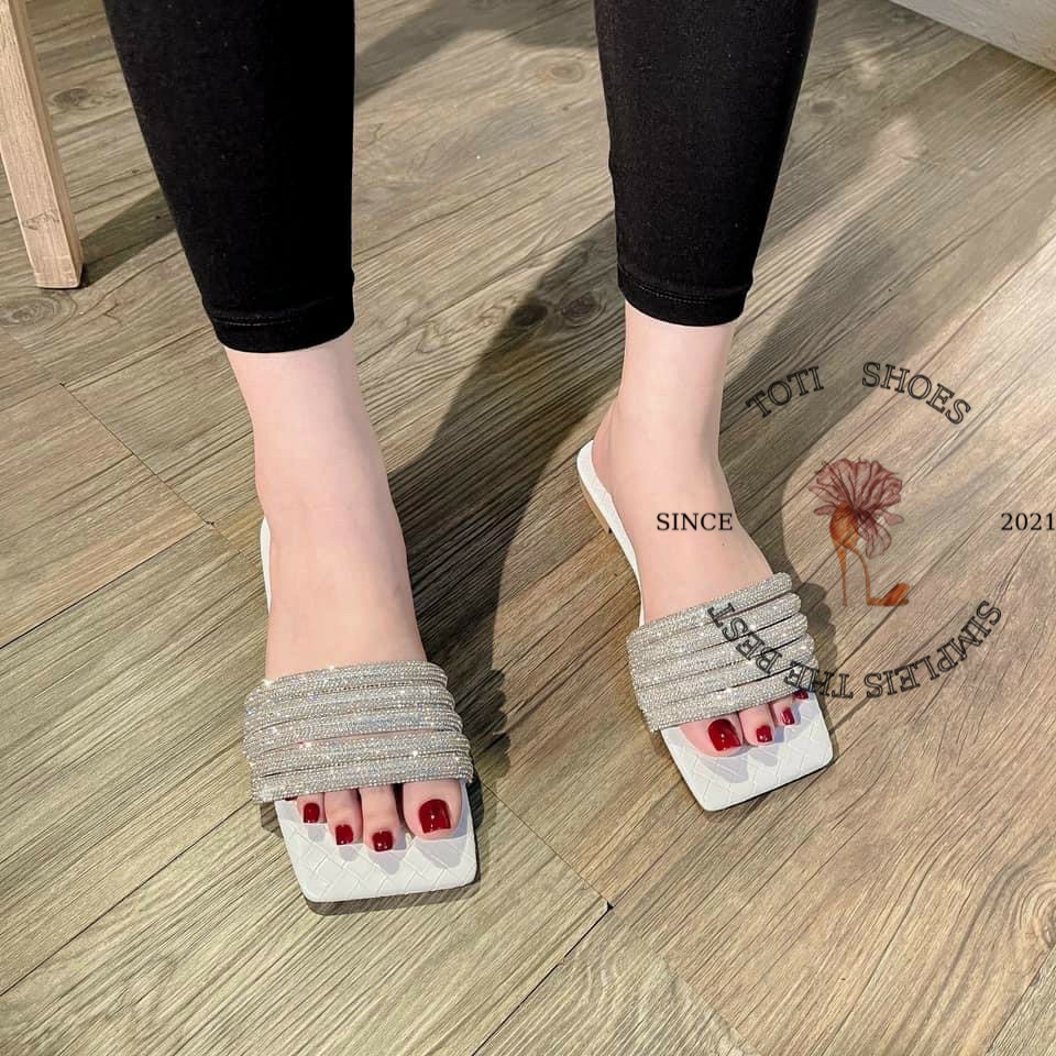 DÉP NỮ THỜI TRANG TOTIIE STORE - LÊ QUAI ĐÍNH ĐÁ TIẾU THƯ XINH ĐẸP QUAI XOÀN TO ĐÍNH ĐÁ D2110010 D2206240