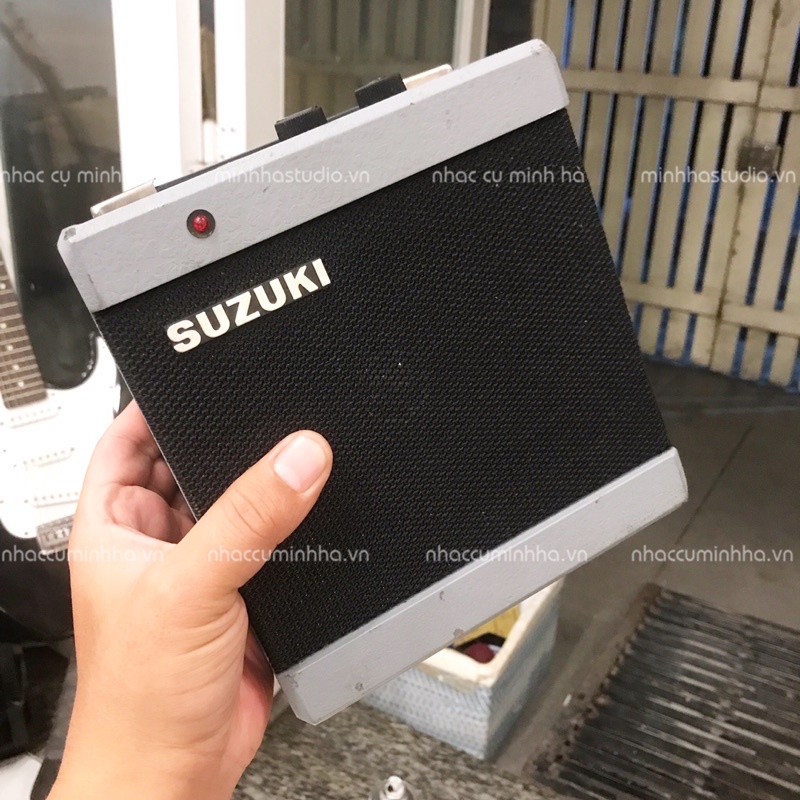 Ampli mini cho đàn guitar điện Suzuki SA-12, chạy pin hay ghim điện đều được, chơi hoàn hảo