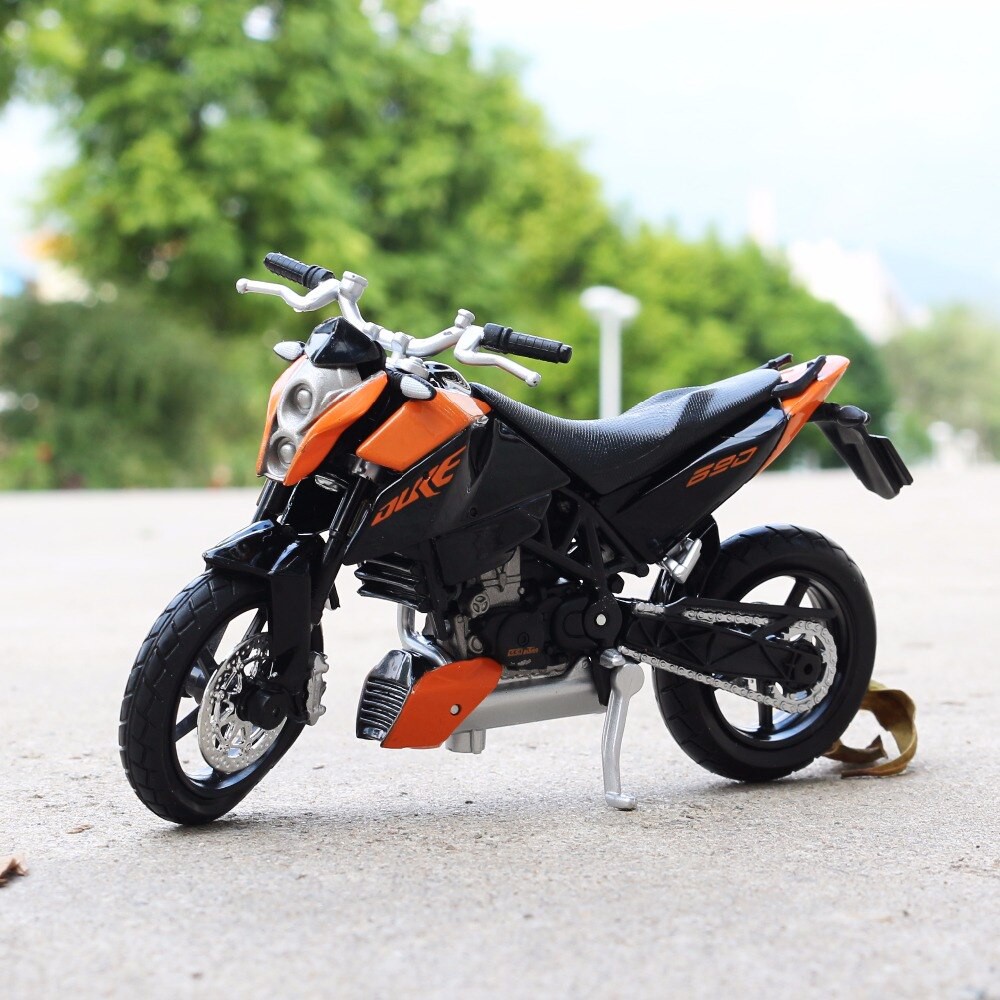 MÔ HÌNH XE MOTO Siêu xe KTM 690 DUKE - MAISTO tỷ lệ 1:18