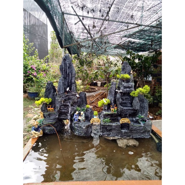 Hòn non bộ có thác nước