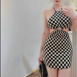 Đầm body caro ô nhí khoét eo cổ yếm xinh LY55