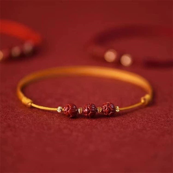 0702CD - VÒNG TAY CHỈ ĐỎ