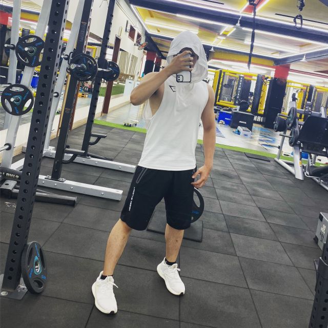 Áo gym nam
