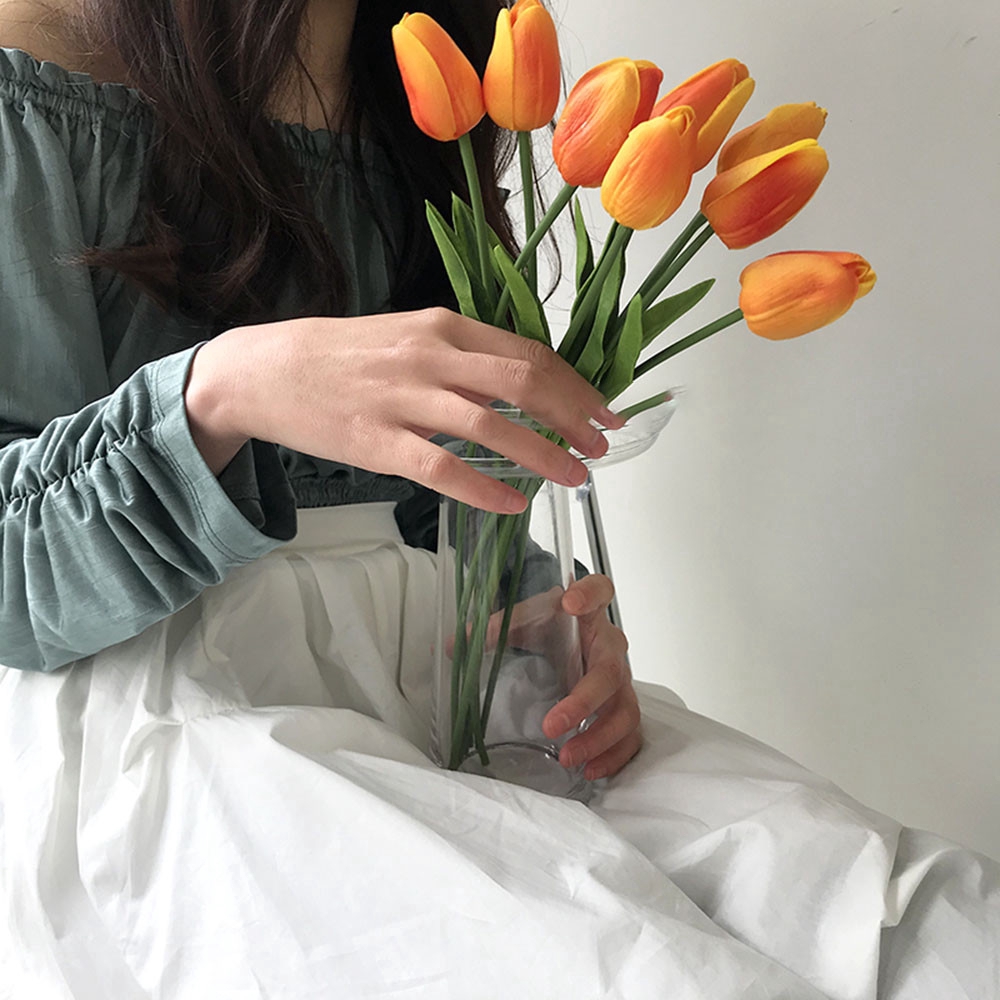 Bông hoa tulip giả cắm hoa trang trí để bàn đẹp mắt Hoa Tulip Nhân Tạo Trang Trí Tiệc Cưới