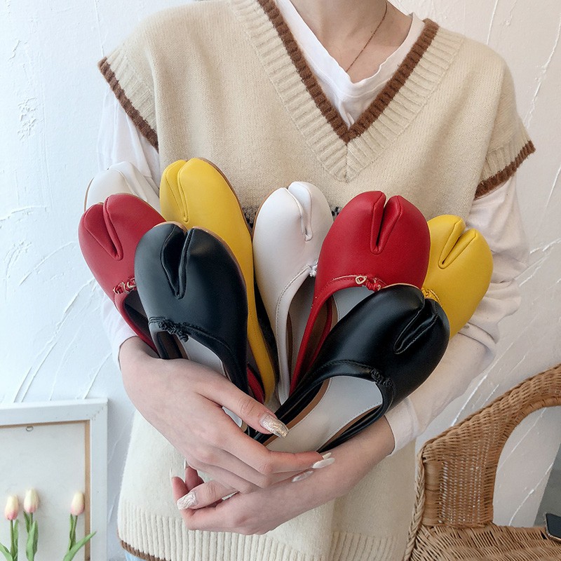 Giày sục mũi thiết kế độc đáo đế bằng cho nữ | BigBuy360 - bigbuy360.vn